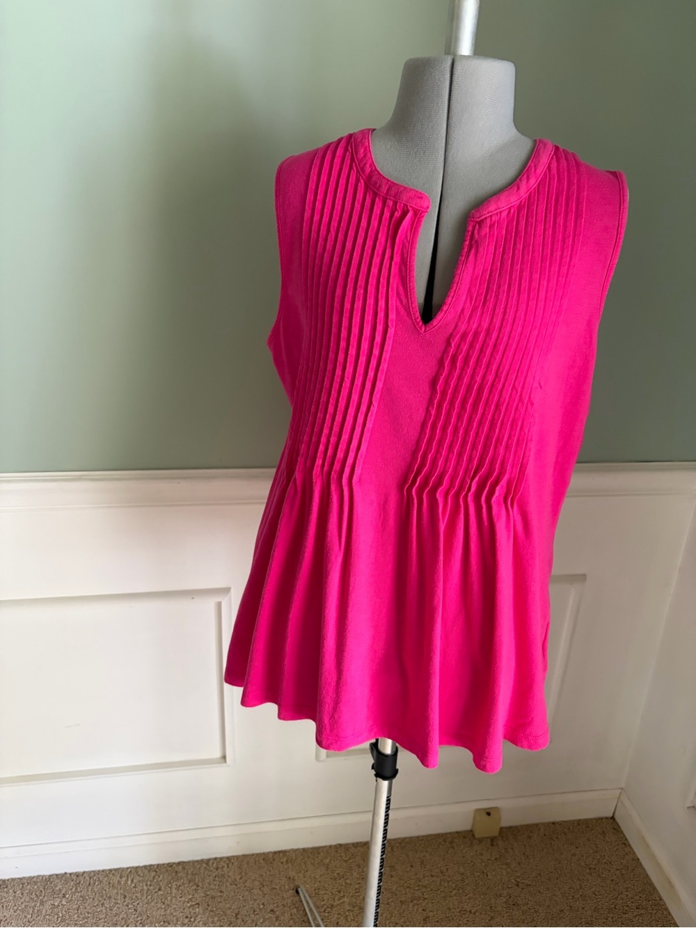 Jones New York Bright Pink Pintuck Sleeveless Peplum Top -Size M